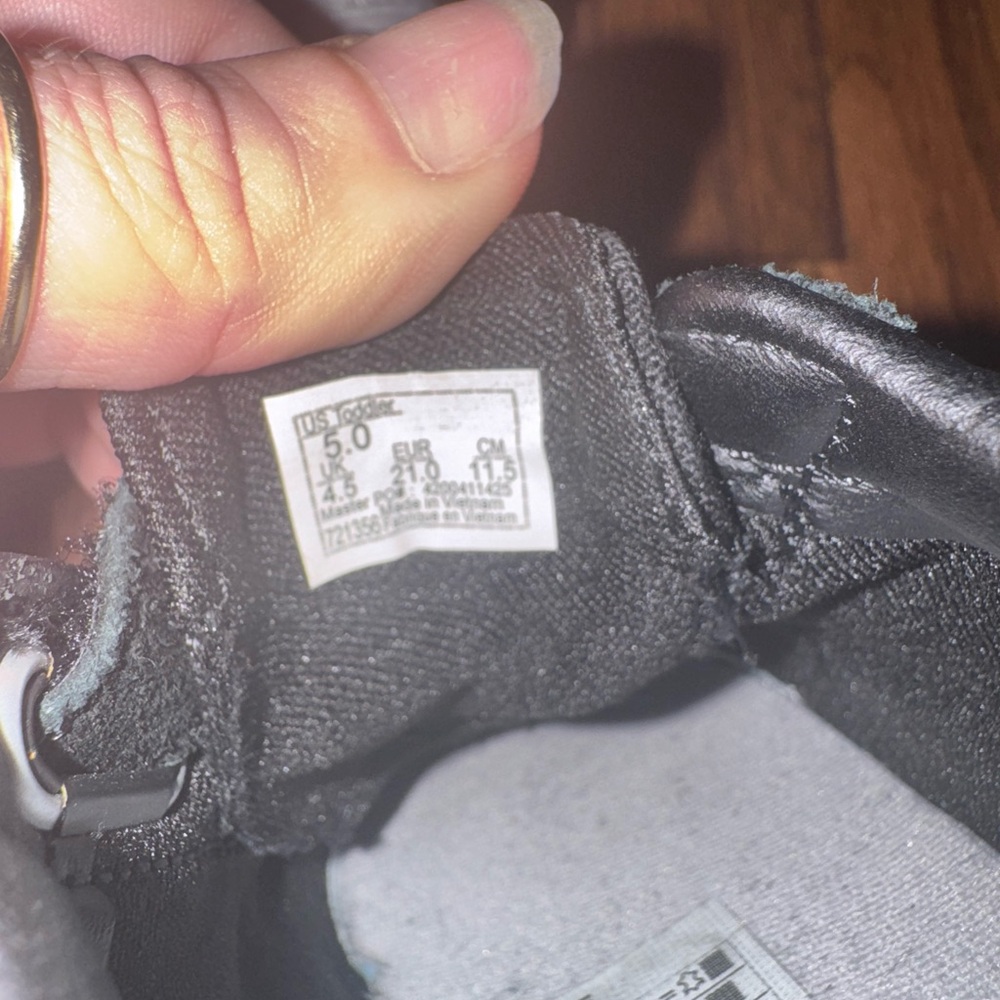 Vans Kids Black and White Velcro Sneakers - Picture 9 of 9